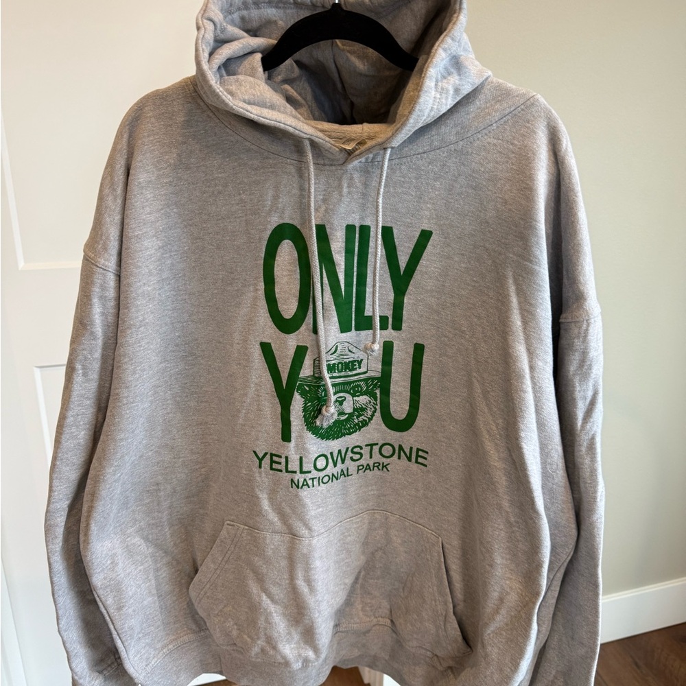 Gray Yellowstone National Park Hoodie size 2xl